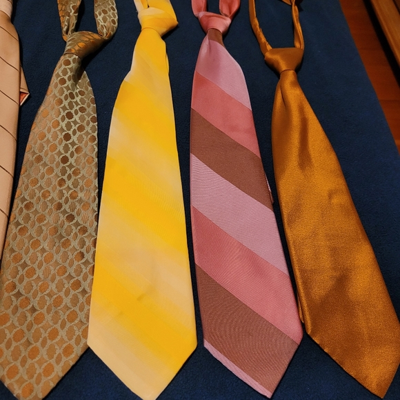 Vintage Ties - Picture 9 of 14